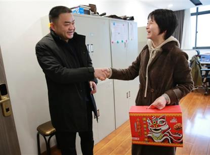 春节慰问送温暖，岁寒情深暖人心——bat365中文官方网站官网组织开展2022年春节慰问系列活动